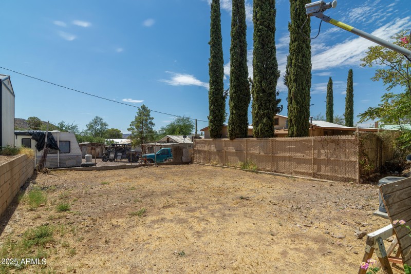 Spacious Yard