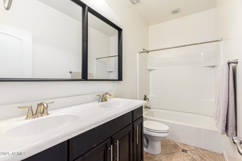 Black_Rock_Guest_Bath_2