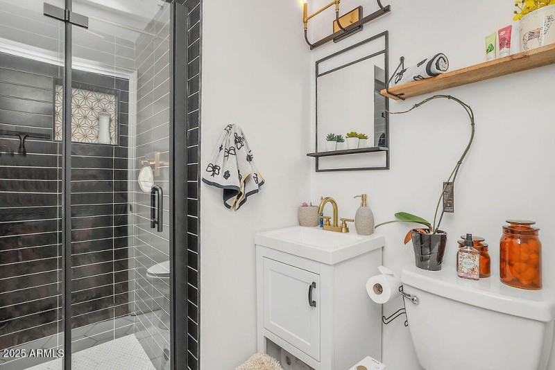 2nd Bedrom Bath