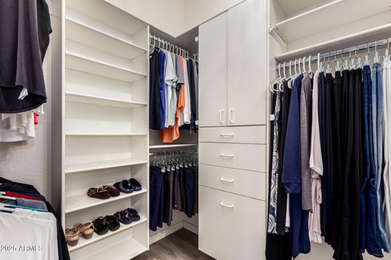 Black_Rock_Primary_Closet