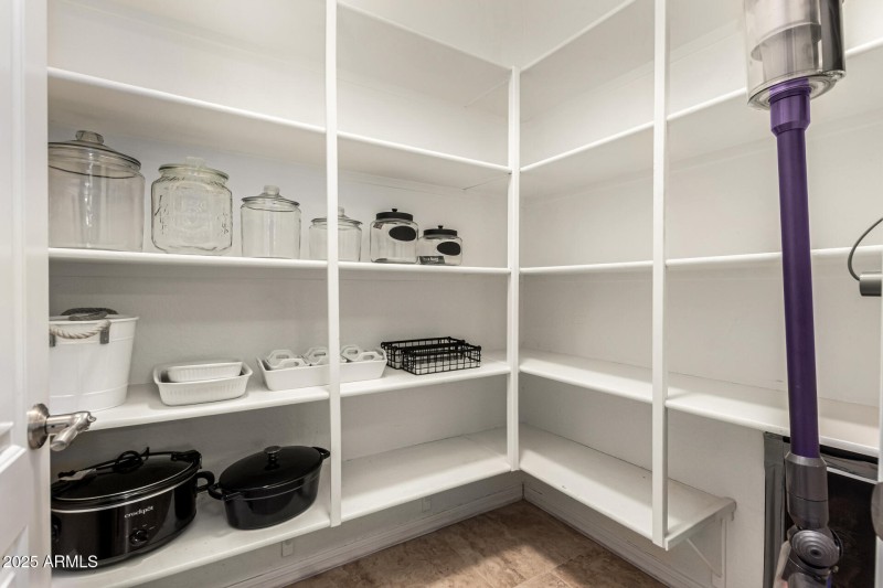 Blak_Rock_Pantry