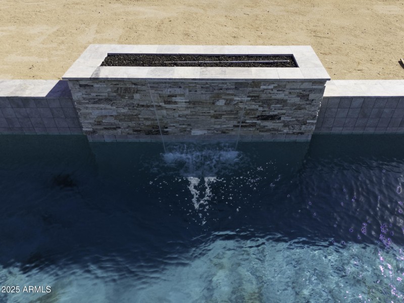 UAS Watefall Close