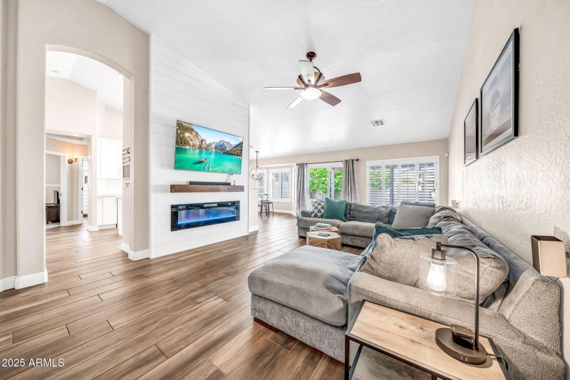 7216 W Kimberly Way, Glendale