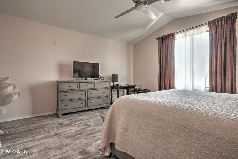 Master bed 2