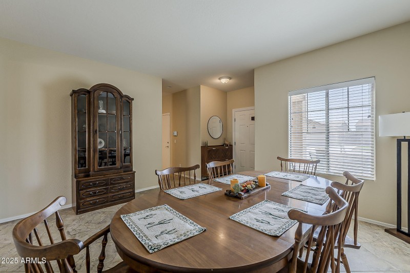 26-web-or-mls-Palm Springs Trail-9