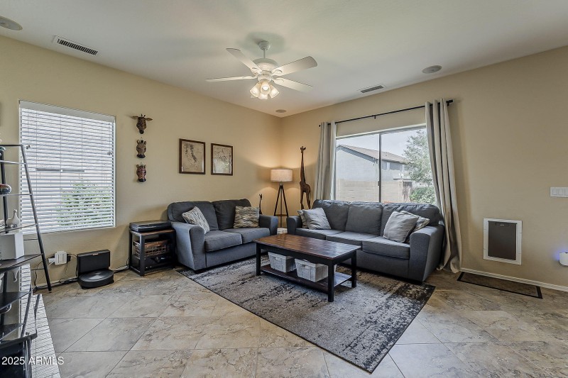 27-web-or-mls-Palm Springs Trail-10