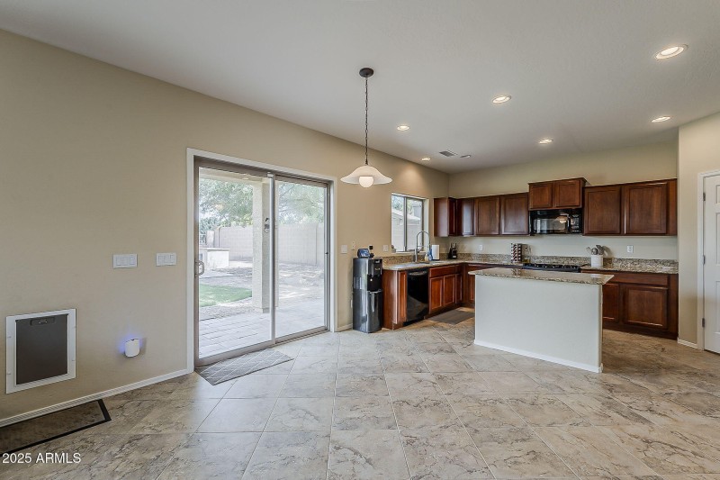 31-web-or-mls-Palm Springs Trail-14