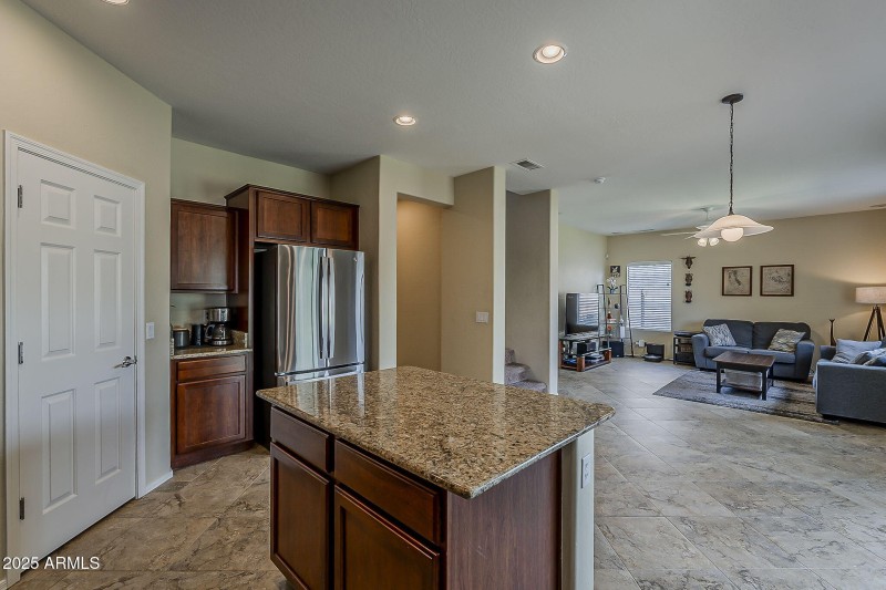 38-web-or-mls-Palm Springs Trail-21