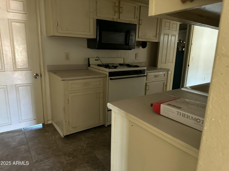 KITCHEN-Cabinets