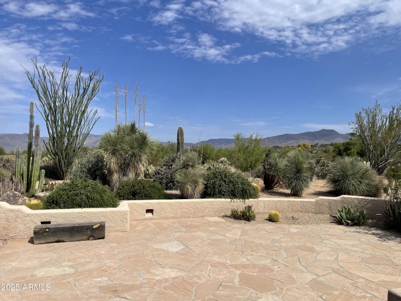 5 patio mountain views