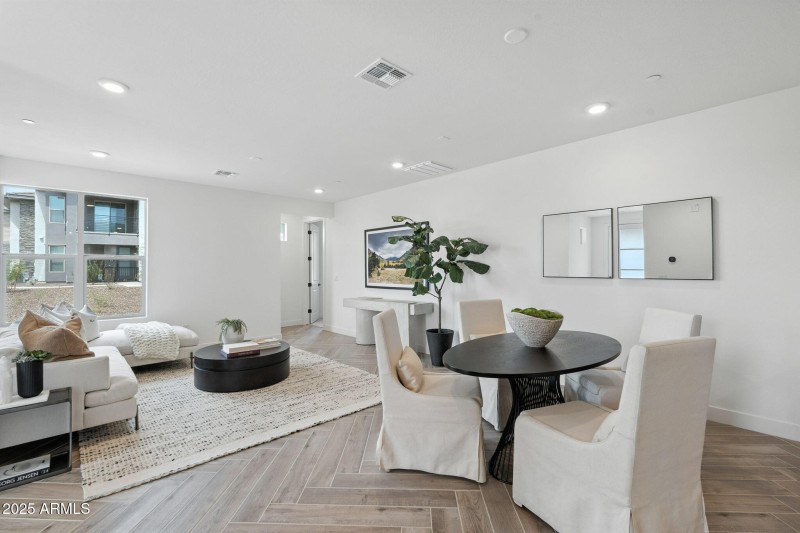 Casual Dining Area