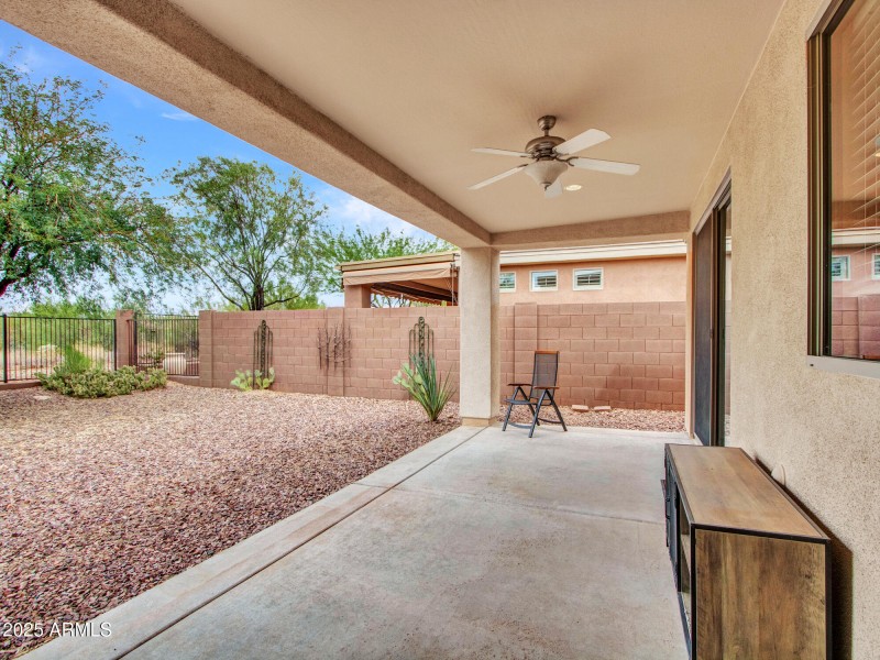 08-Backyard-(1)