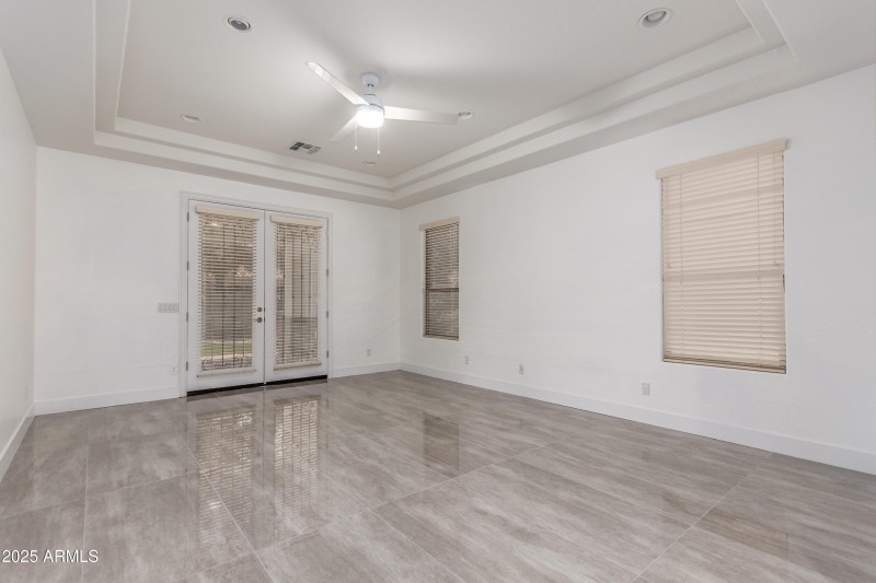 683c77_19 - Buckboard