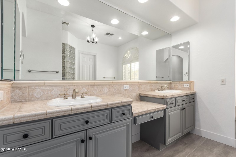 683c77_22 - Buckboard