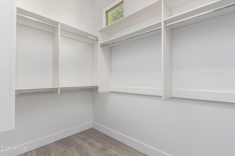 683c77_24 - Buckboard