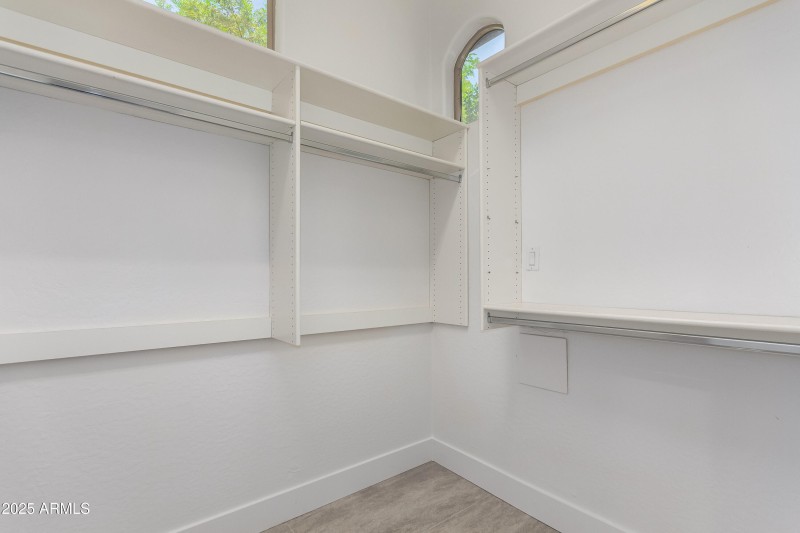 683c77_25 - Buckboard