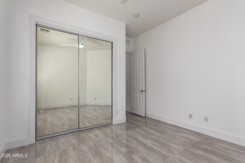 683c77_27 - Buckboard