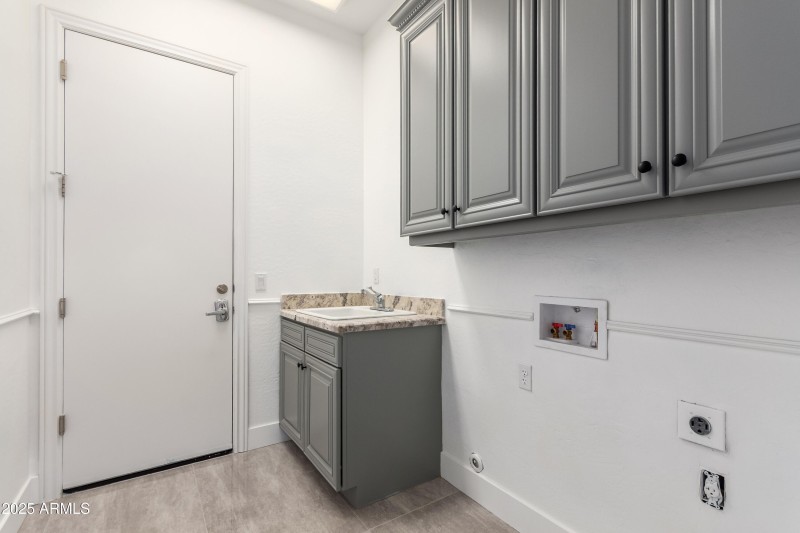 683c77_34 - Buckboard