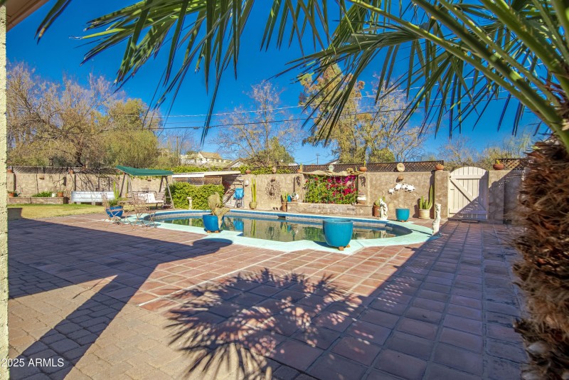 101 S Mesquite St 00001