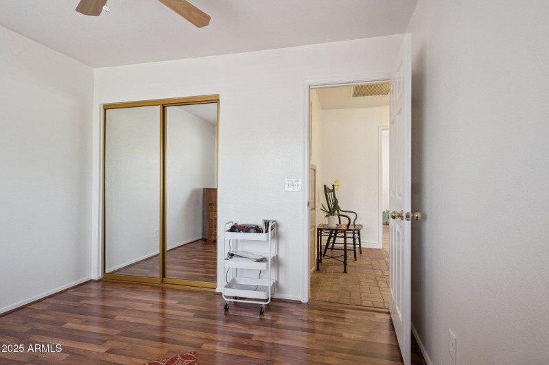 18-web-or-mls-1231-e-douglas-ave