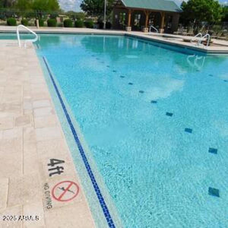 Communitv Pool