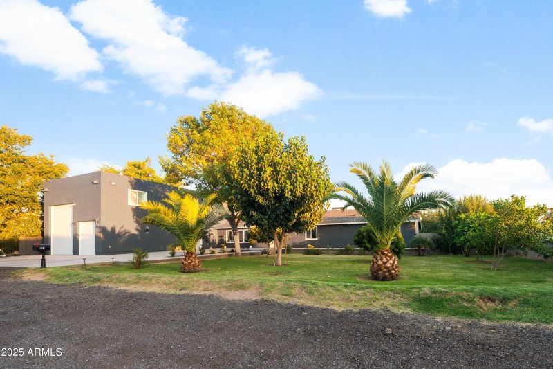 009-Front Yard