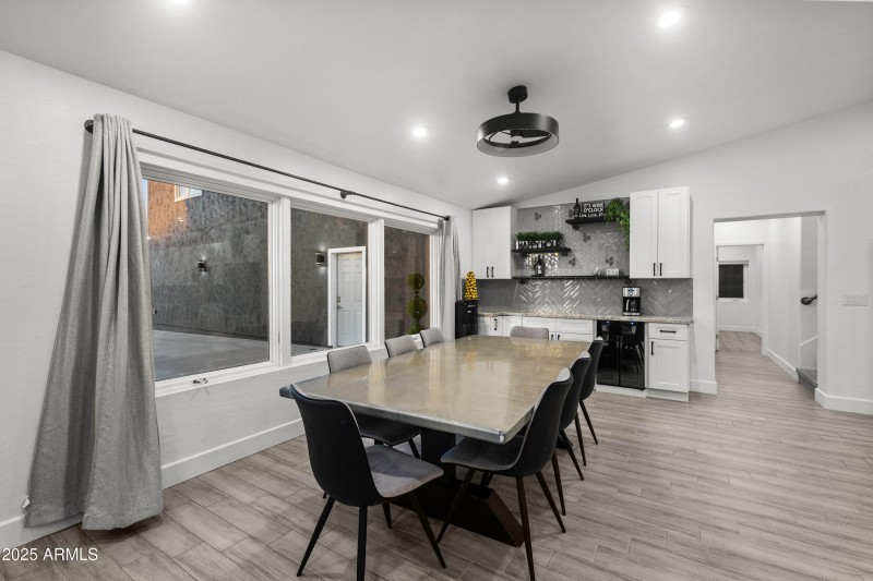 029-Dining Area