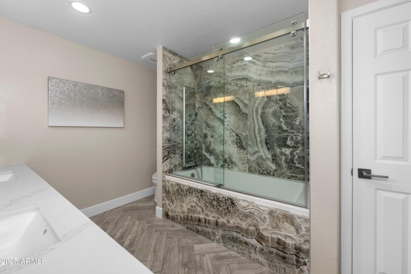 036-Primary Bathroom