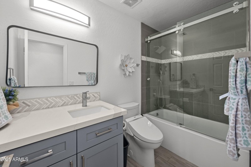 041-Bathroom 2