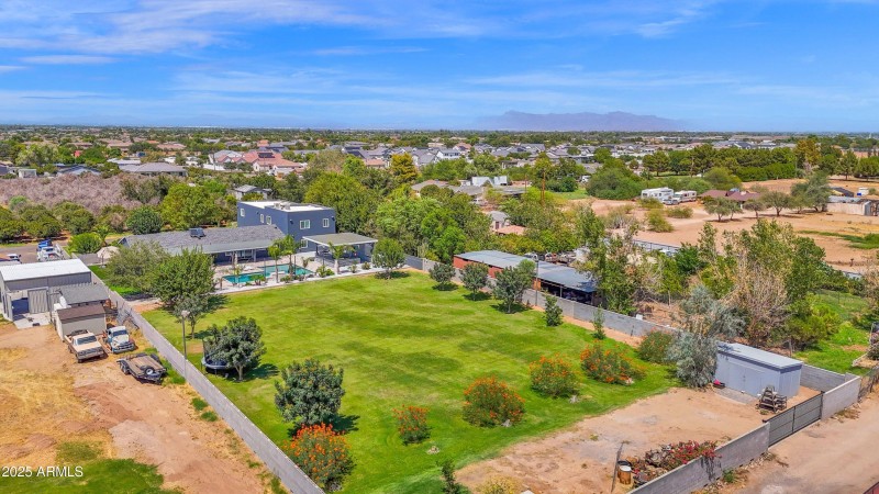 108-Huge Back Yard