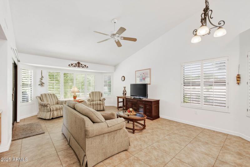 24_14122_W_Cavalcade24_mls