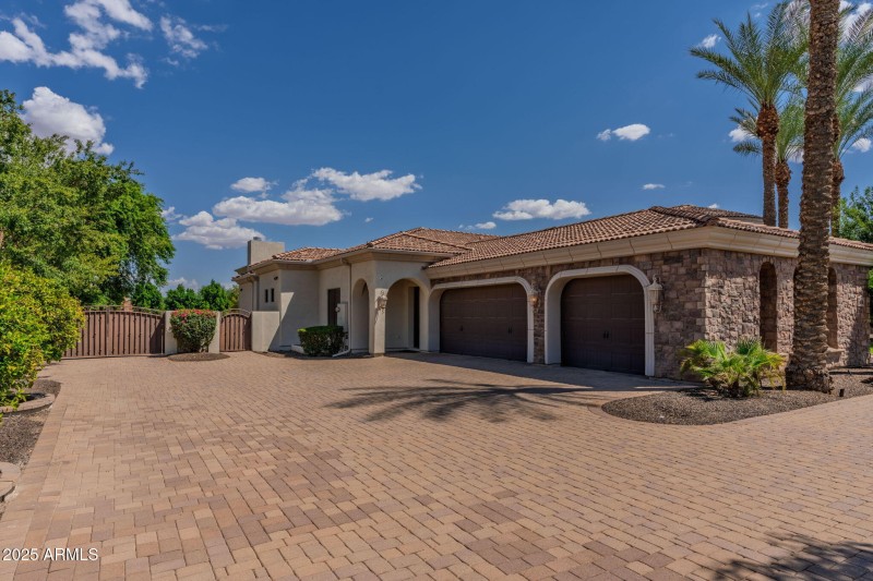 8-web-or-mls-Oakwood-8