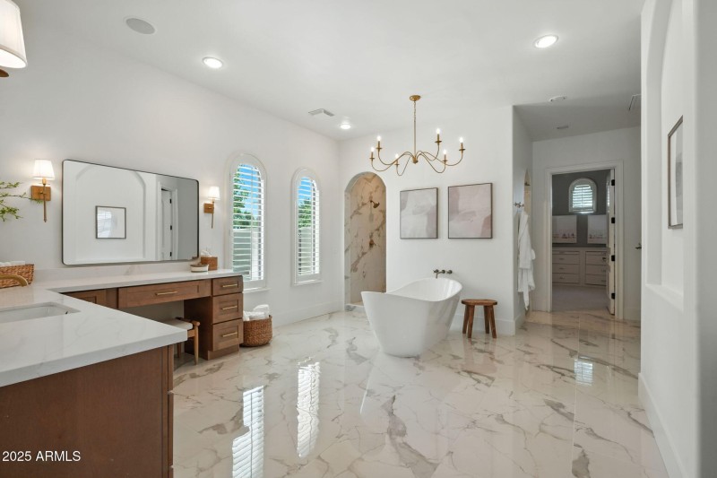 22-web-or-mls-Oakwood-22