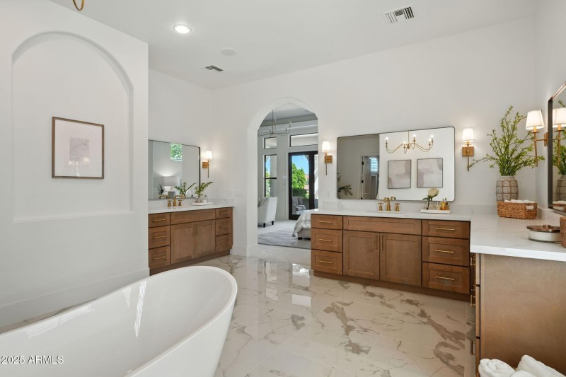 24-web-or-mls-Oakwood-24