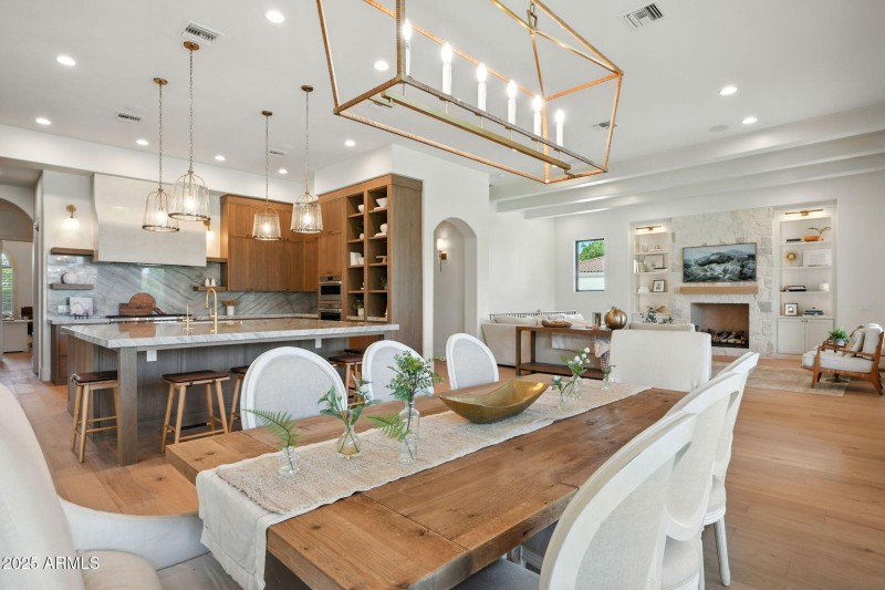 30-web-or-mls-Oakwood-30