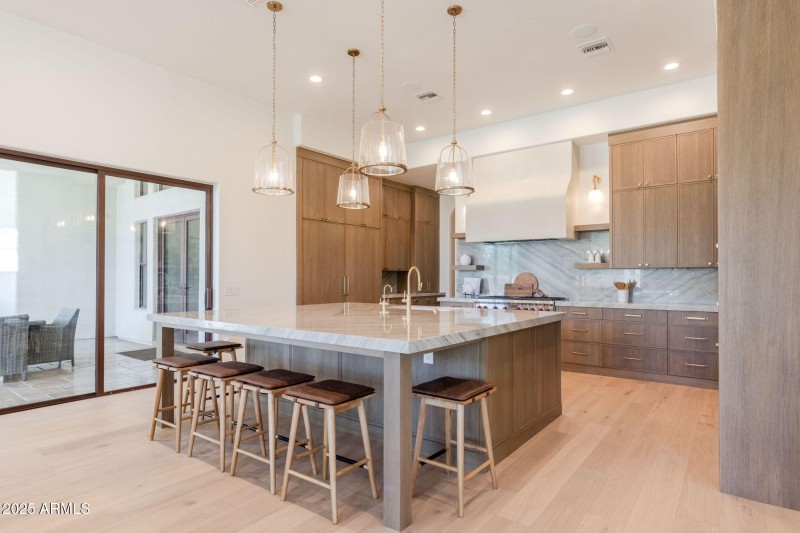31-web-or-mls-Oakwood-31