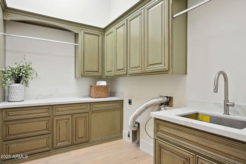 41-web-or-mls-Oakwood-41