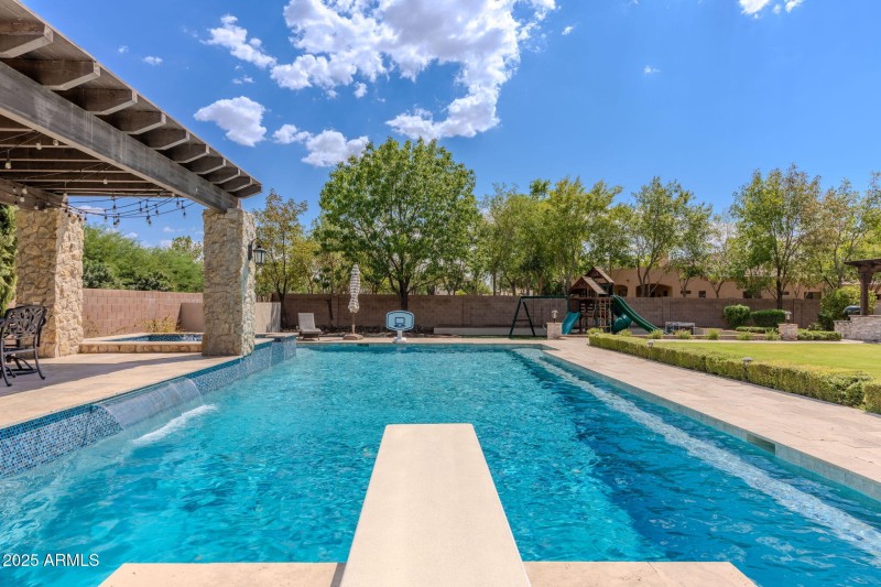 64-web-or-mls-Oakwood-64