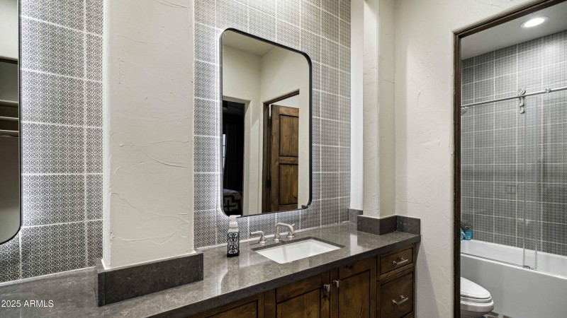 BEDRM 3 DOUBLE SINKS REMODELED