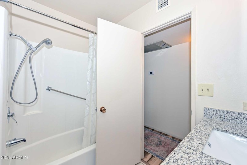 Hall Bath3