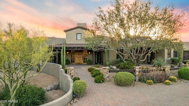 FORMAL ENTRY TO HOME