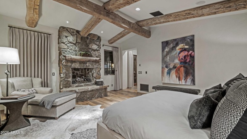 MASTER BEDRM FIREPLACE