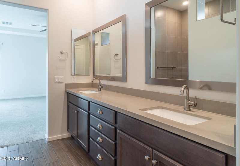 Master Vanity