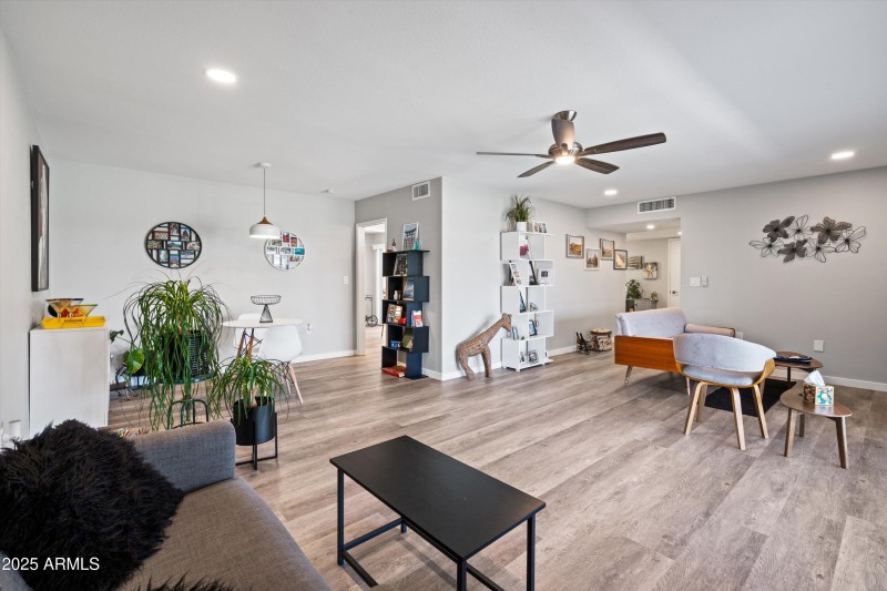15-Main Living Area