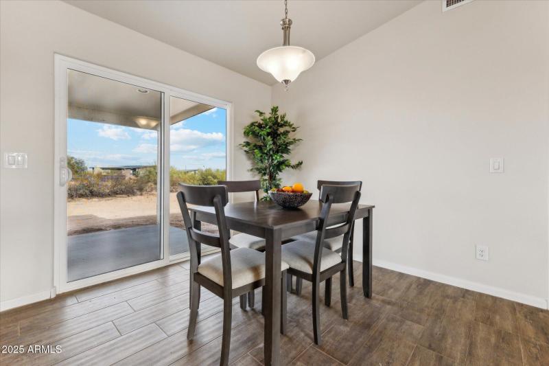 1,512 Dinning Area