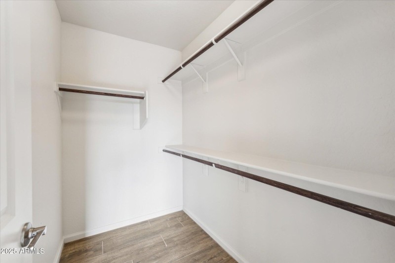 1,512 Master Closet