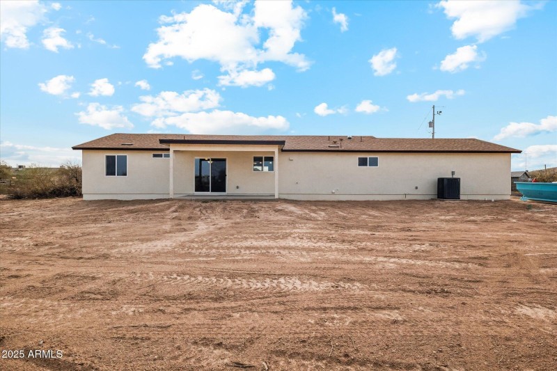 1,512 Rear House
