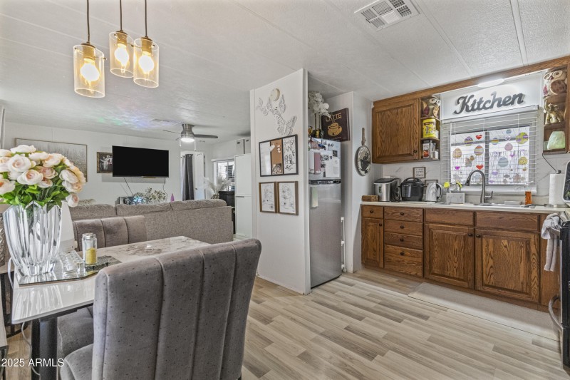 6 Kitchen