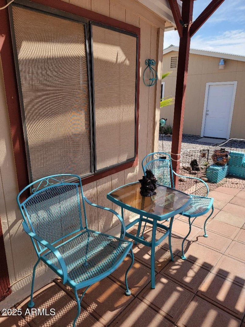 3806 back patio area
