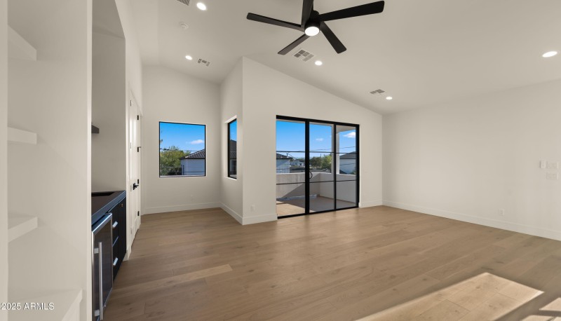 Upstairs Loft4